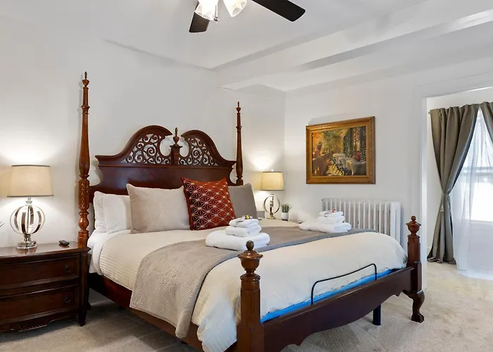 - King Bed - Massive Yard - Fully Equipped Geneva